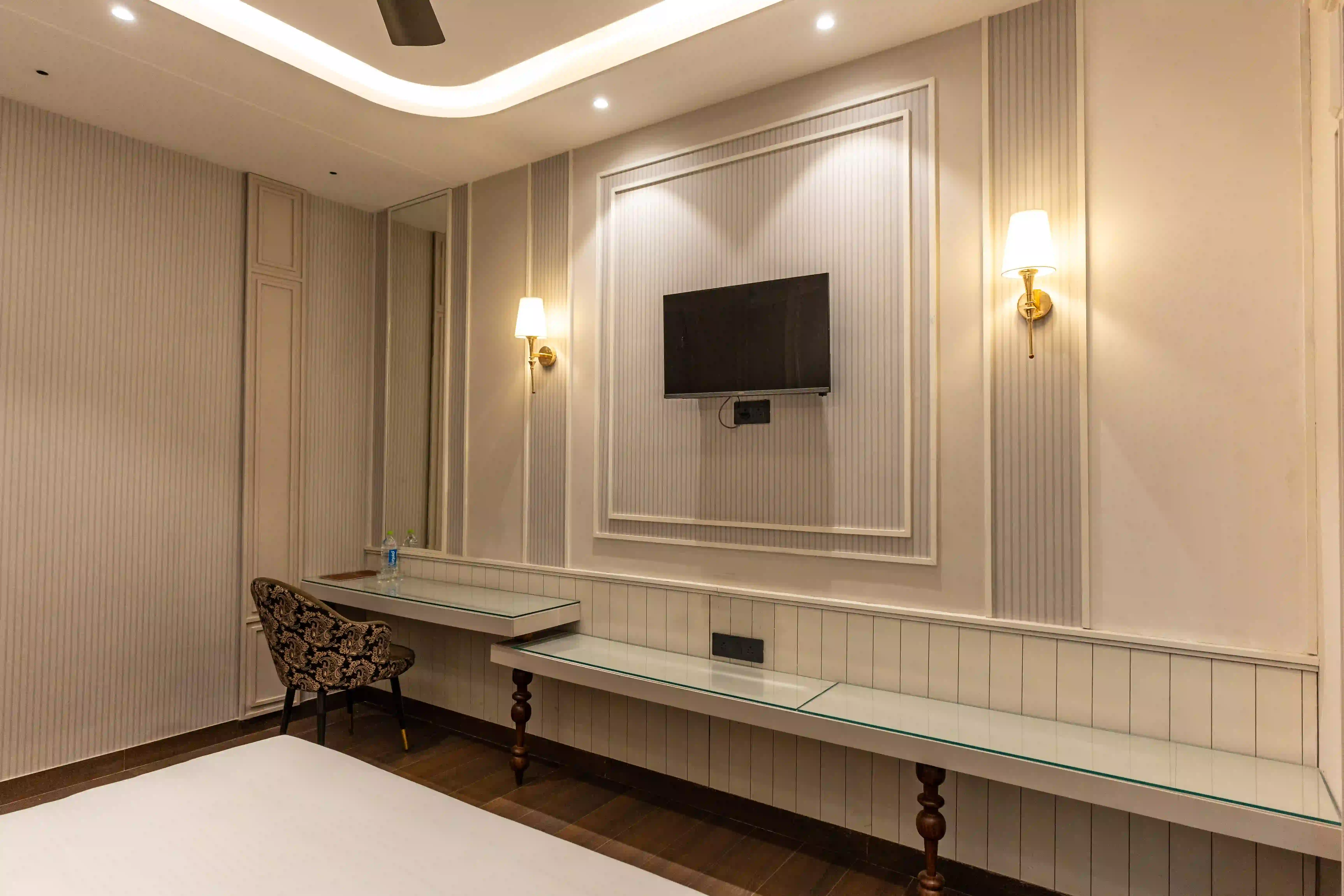 Luxury King Room View 2