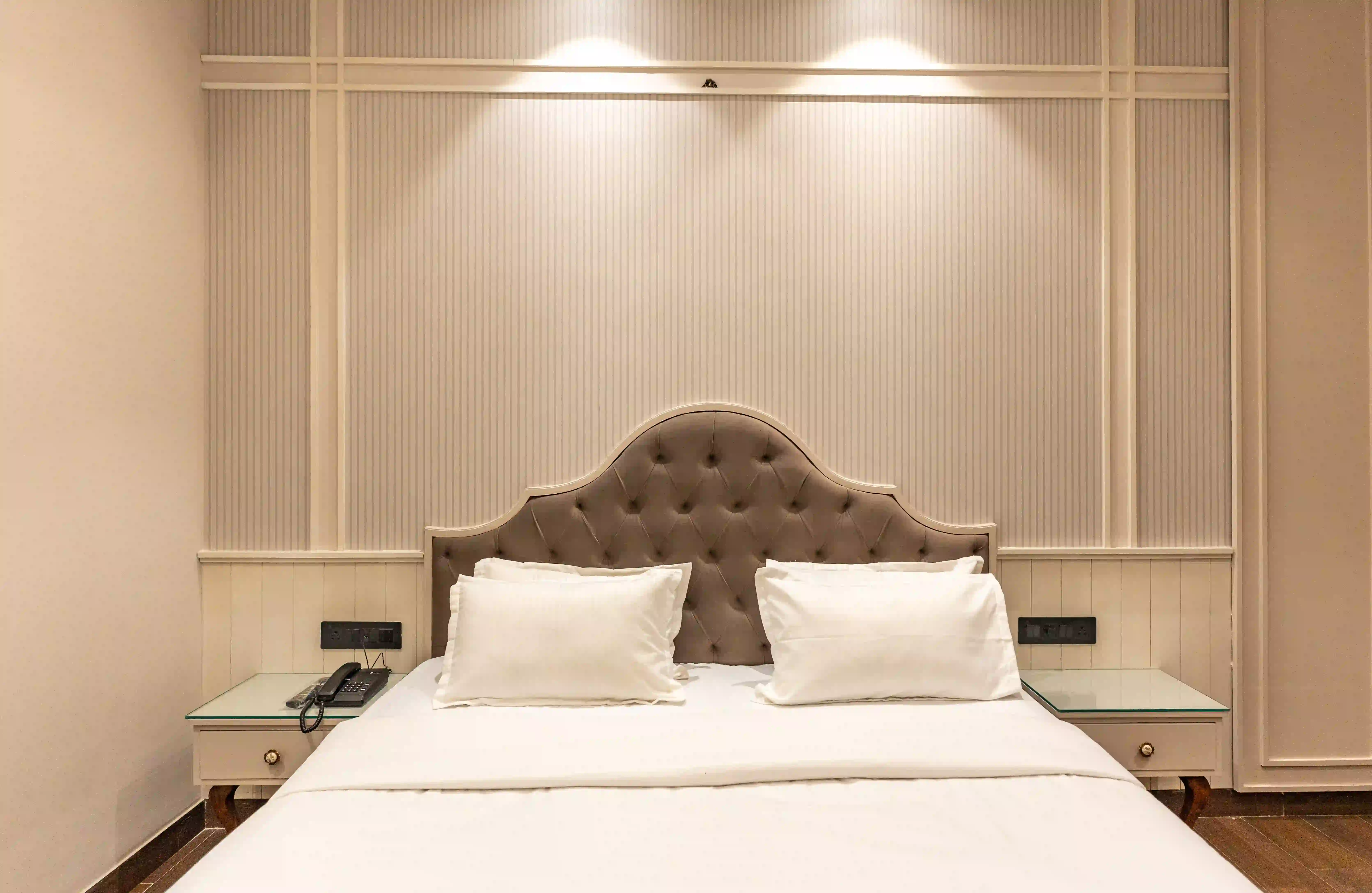 Luxury King Room View 3